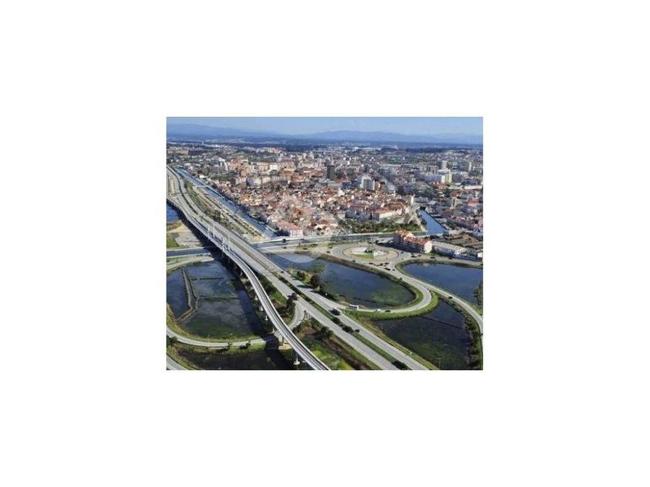 T3+1 mobilado - Arrenda-se junto à UA