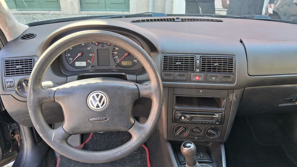 Vw Golf 1.4 gasolina super conservado