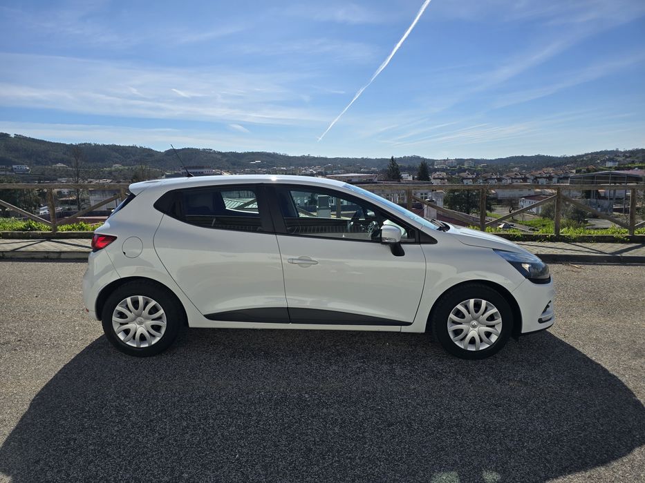 Renault Clio IV 1.5 DCI Zen 2018 5 Lugares Nacional Poucos Kms Como Novo
