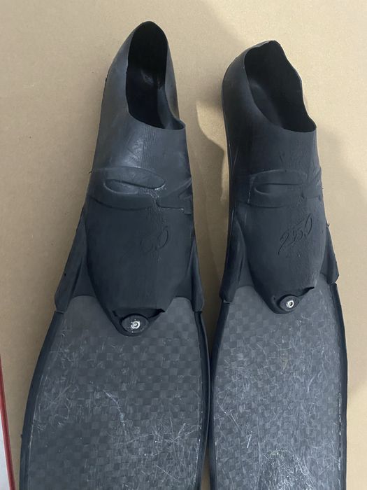 Barbatanas C4 modelo MB100