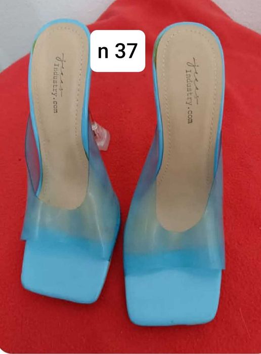 Socas com salto original n 37 ( novas)