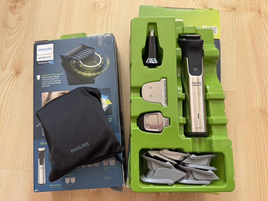 Тример Philips Norelco Multigroom 7000 MG7910/49