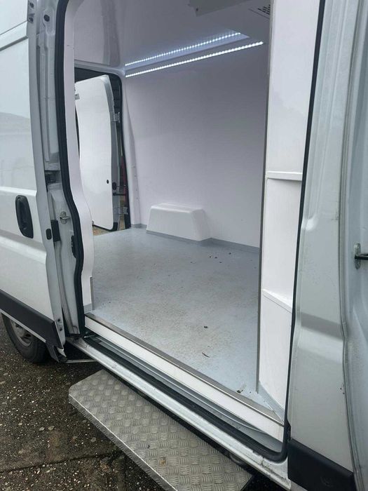 Peugeot (refrigeração até 0 graus) BOXER FURGÃO 335 2.2BHDI 180CV EAT8