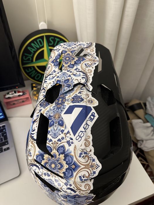 Capacete Seven idp project 23 carbon