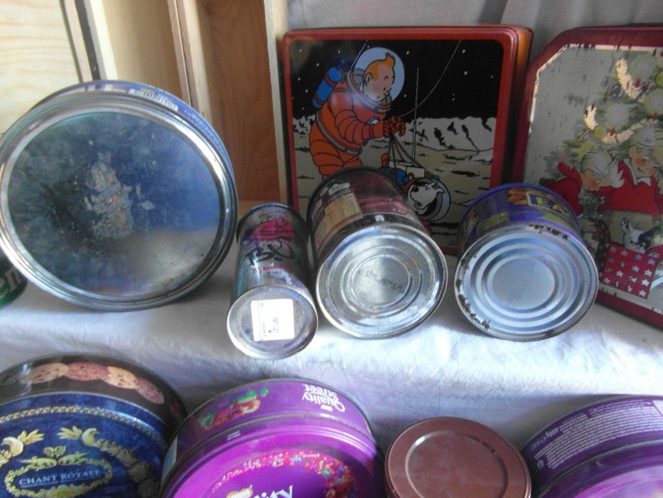 Latas e cx madeira para coleção