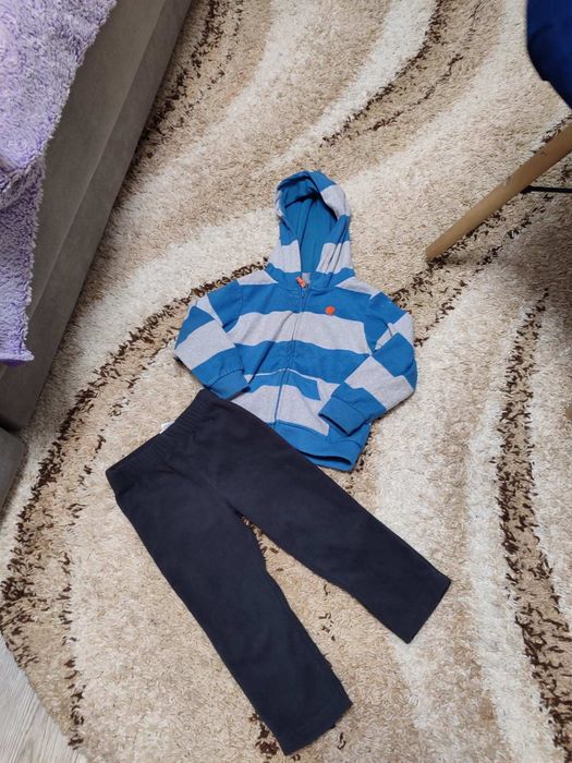 Спортивний костюм на хлопчика теплий фірма carters