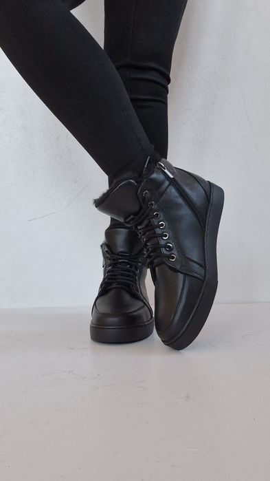 Жіночі черевики великих розмірів