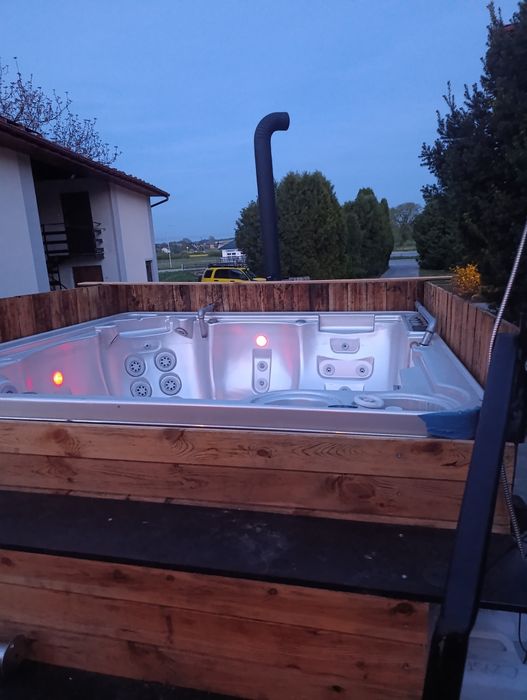 Mobilna  Jakuzzi długość 8mx2.20m