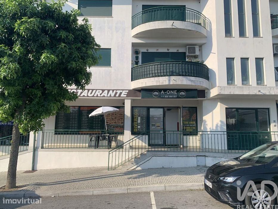 Loja / Estabelecimento Comercial em Alijó de 121,00 m2