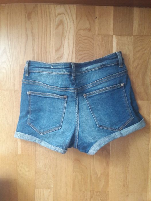 Calções de ganga novos da Mango, nr 34