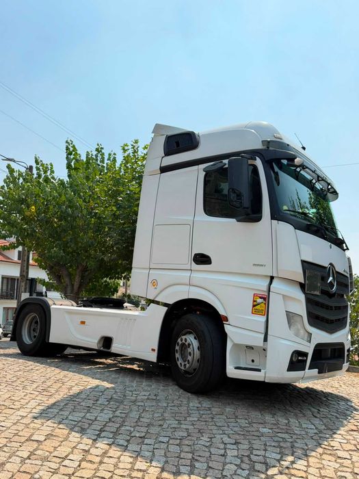 Mercedes Benz Actros 1851