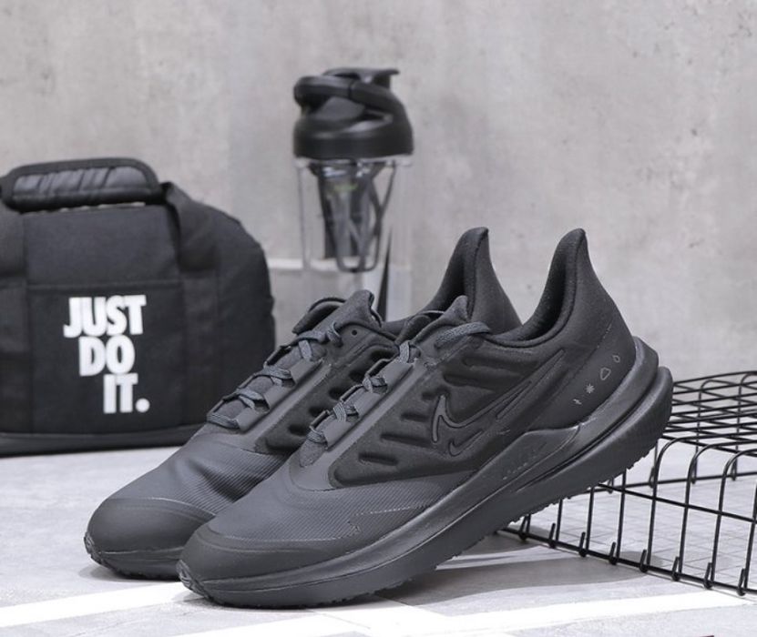 Оригінал Nike Air Winflo 9 Shield  DM1106-007.  /26,5см,27см,27,5см,28см,28,5см,29,5см,30см)