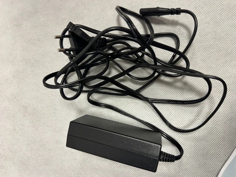 Osuszacz powietrza Quigg – kompaktowy, 65 W