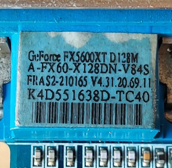 Placa gráfica NVIDIA GeForce FX 5600 XT GPU