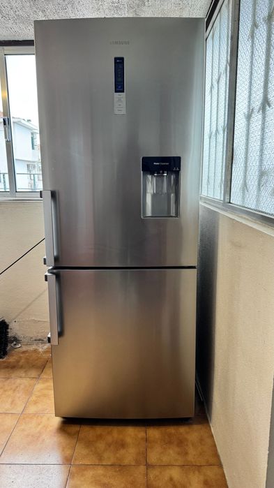 Frigorífico Combinado Samsung RL4363FBASL
432L