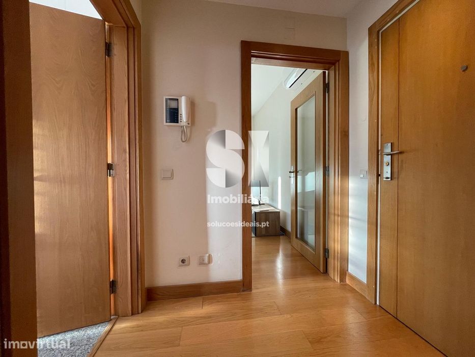 Apartamento T1. arrenda, Solum