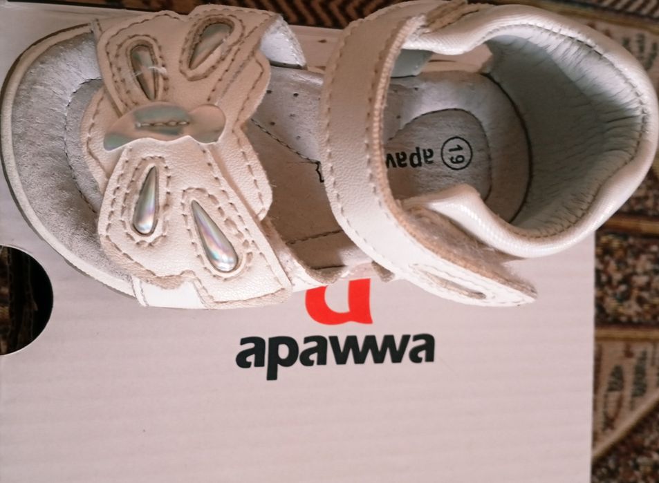Продам босоніжки Apawwa, 19  розмір