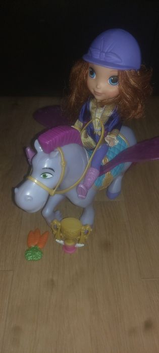 Vendo boneca da Princesa Sofia e o Mínimos