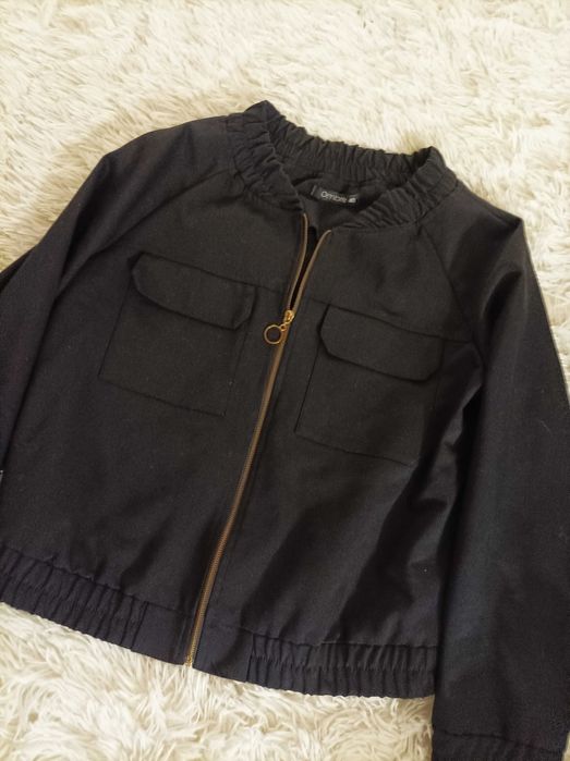 Czarna lekka kurtka z materiału, rozm M