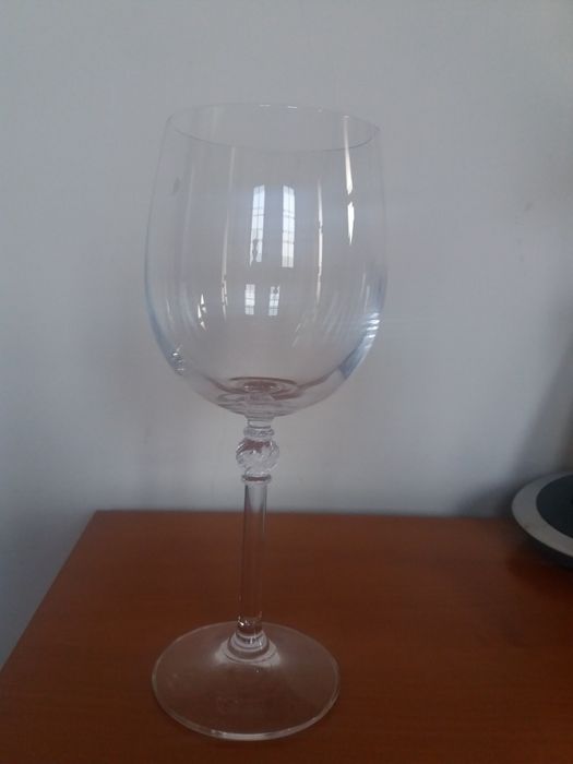 Copos de vinha branco de vidro