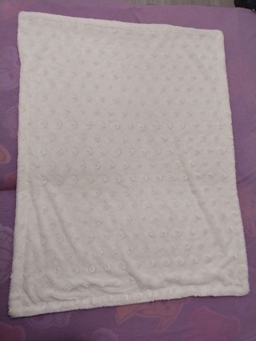 Kocyk niemowlęcy ecru śliczny miekki