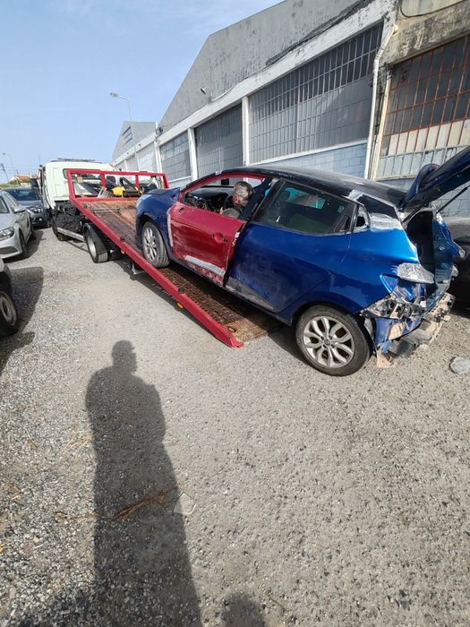Serviço de reboque / pronto socorro automóvel 24h
RosaReboques