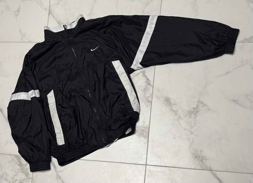 Спортивна куртка  Nike