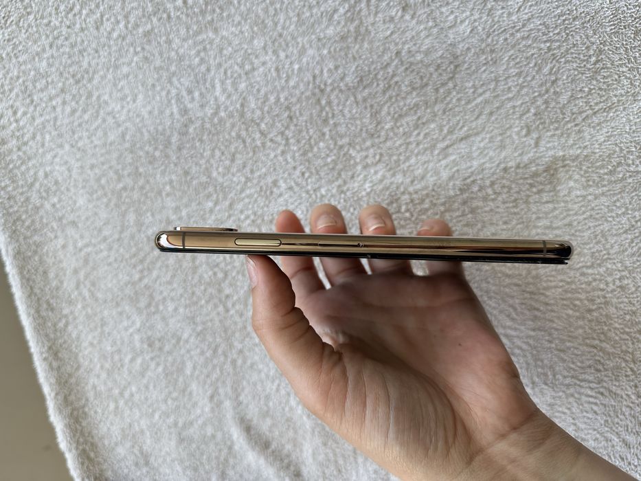 USZKODZONY iPhone XS Max na części