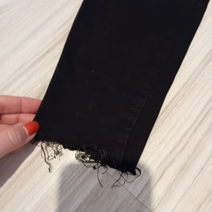 Bershka czarne jeansy rurki wysoki stan M
