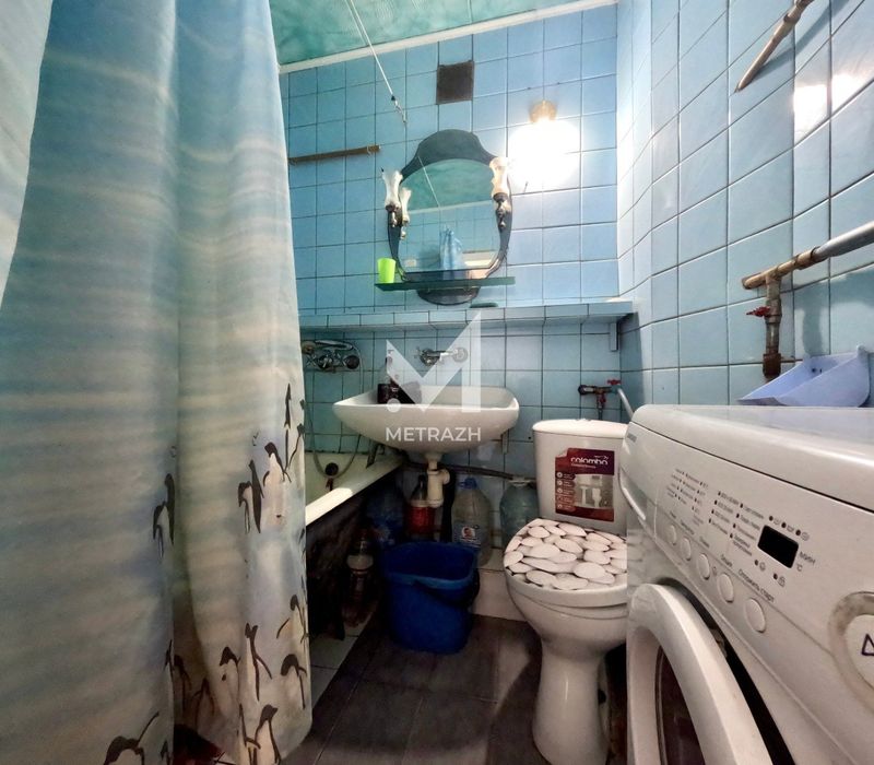 Продам 1 кв Тарасовский вьезд,  м Спортивная,м Защитников Украина,м Метростроителей