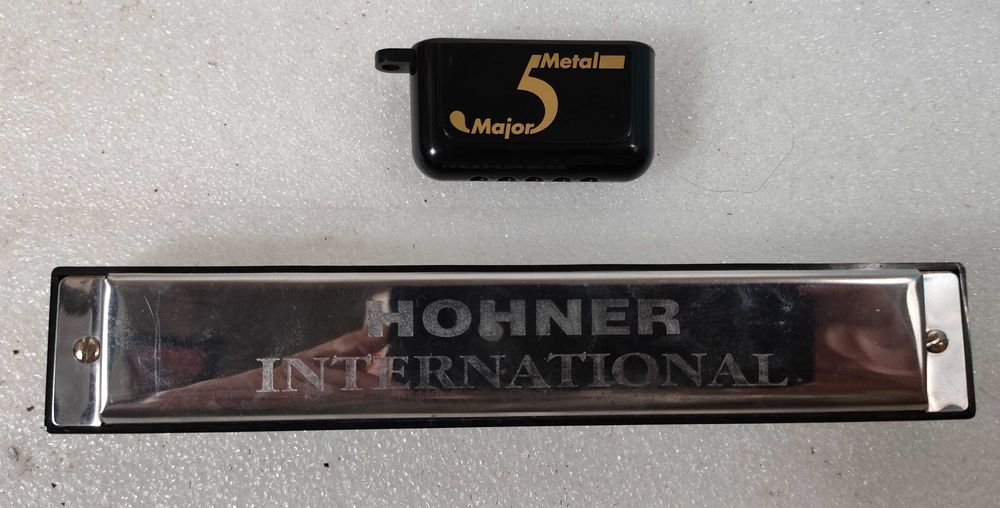 2 Harmónicas - Suzuki e Hohner