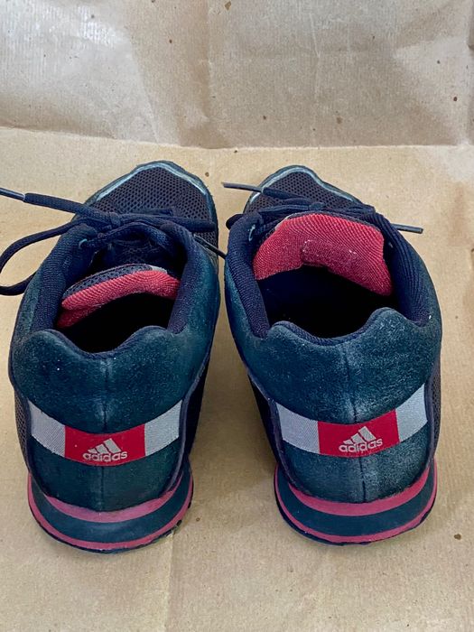 Tênis adidas pretos