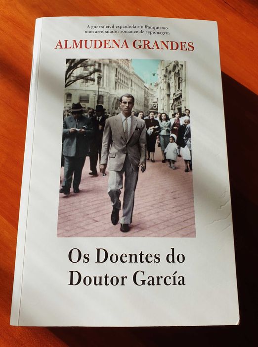 Os Doentes do Doutor Garcia - Almudena Grandes (portes incluídos)