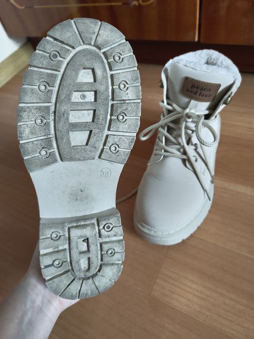 Ботинки жіночі бежеві