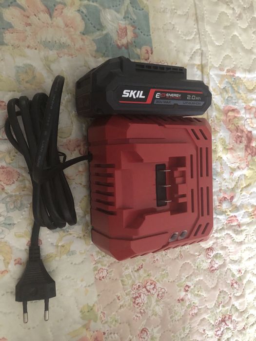 Coluna Skil Bluethoot Speaker + Battery Charger 20v