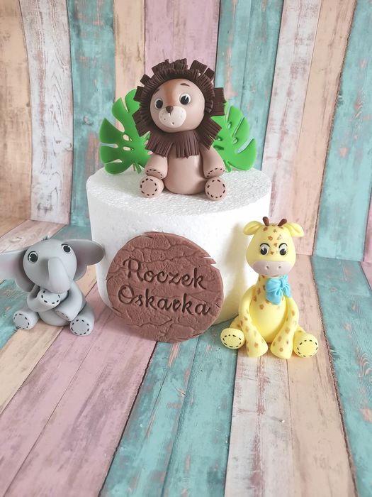Dekoracja z masy cukrowej safarii roczek Oskarek