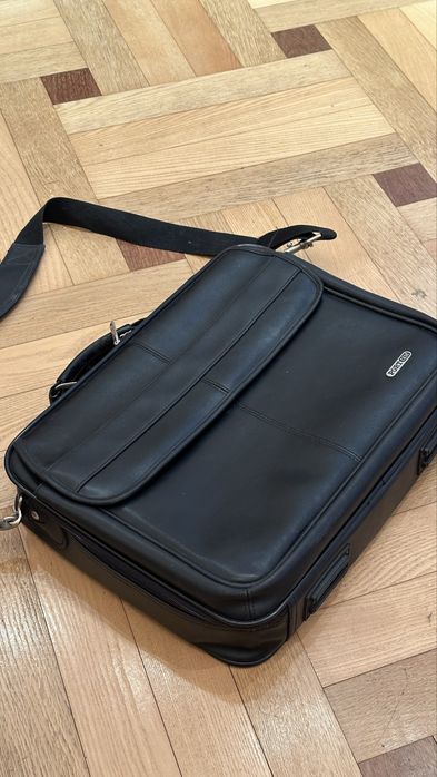 Шкіряна сумка для ноутбука, в чудовому стані PortCase 15,4’’