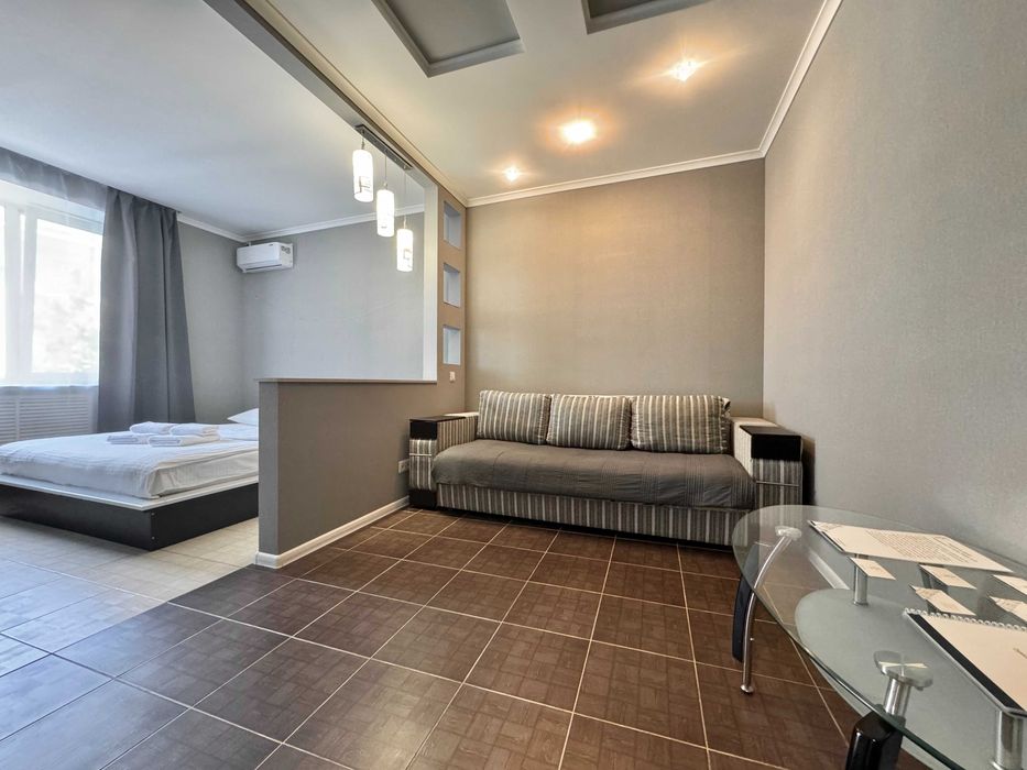 ApartPoltava Світлі апартаменти ПОДОБОВО біля театру Гоголя, чек ПРРО