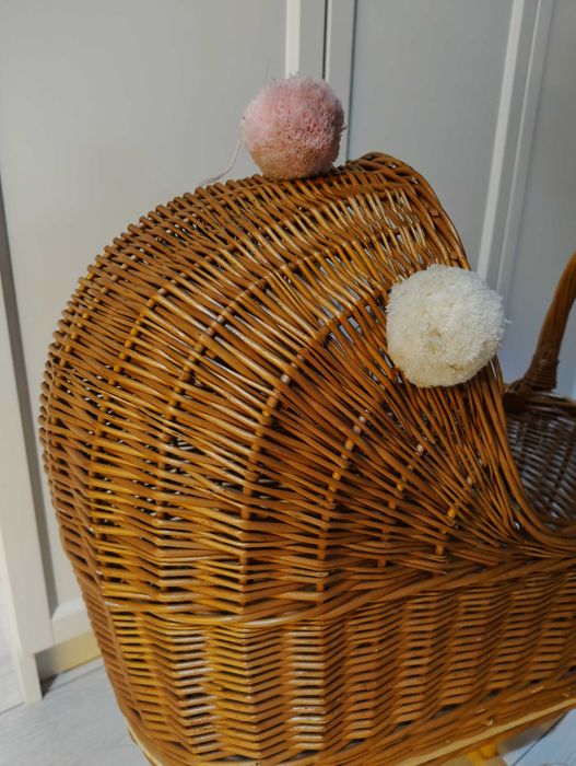 Wózek dla lalek wiklinowy pompony