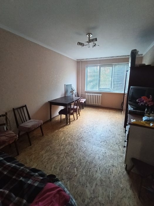 Продам двох кімнатну квартиру в Озерному