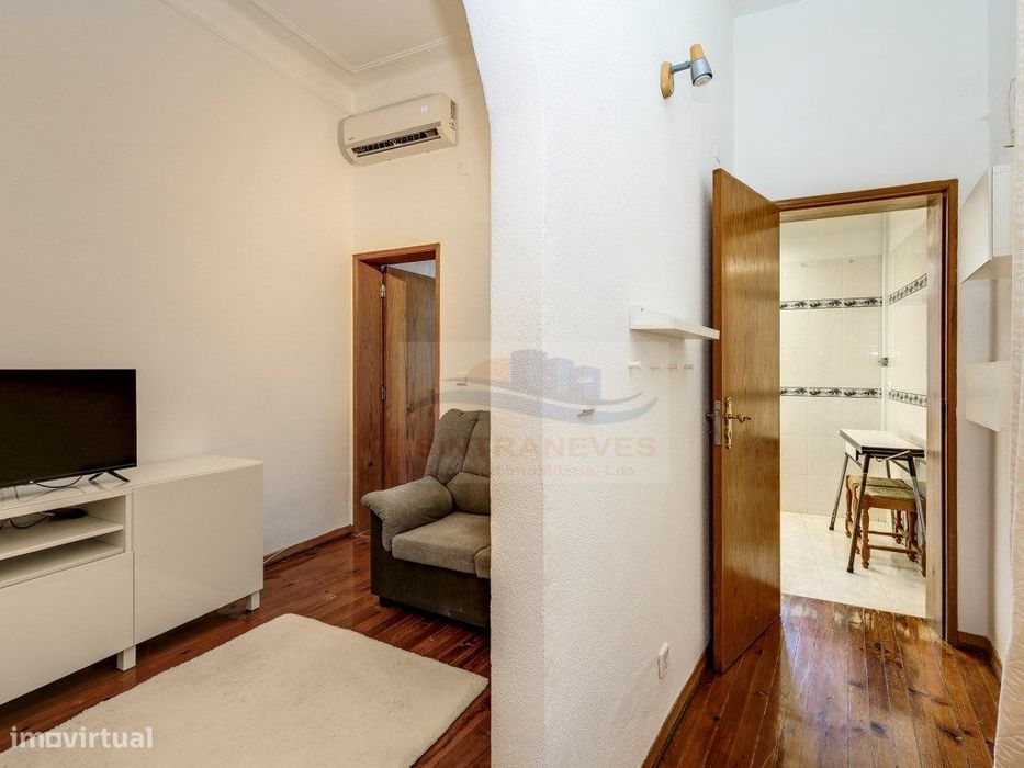 Elegância, Luz Natural e Conforto - T2 Pronto a Habitar na Penha de...