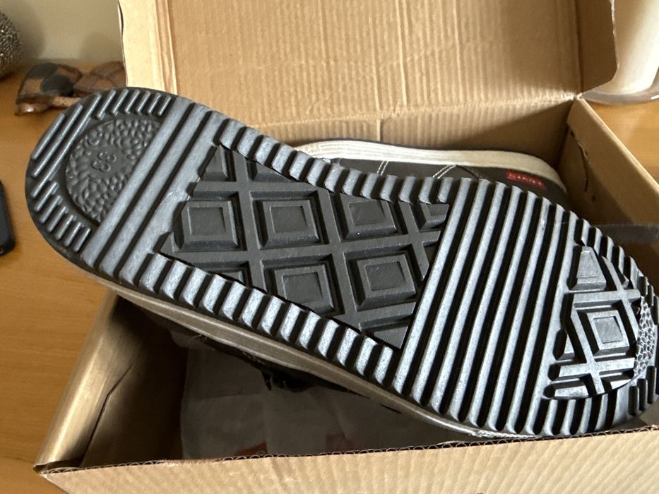 Botas Levi´s Criança, 28, novas em caixa