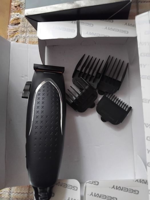 машинки для стрижки волосся   Grunhelm GHC930 Професійна машинка Geemy