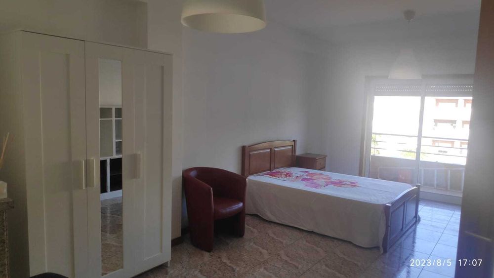 Arrendo quarto junto da Universidade do Minho, em Lamaçães, Braga.
