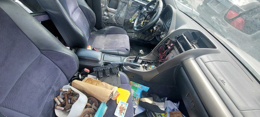 Lexus IS200 Na części