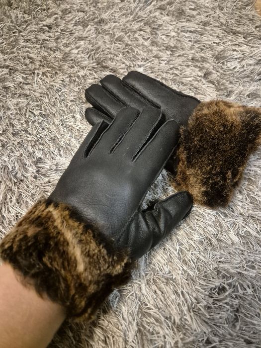 Czarne rękaiwczki skórzane z futerkiem, vintage,r.M