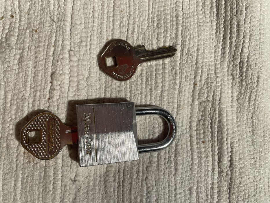 Cadeado de duas chaves da marca Master