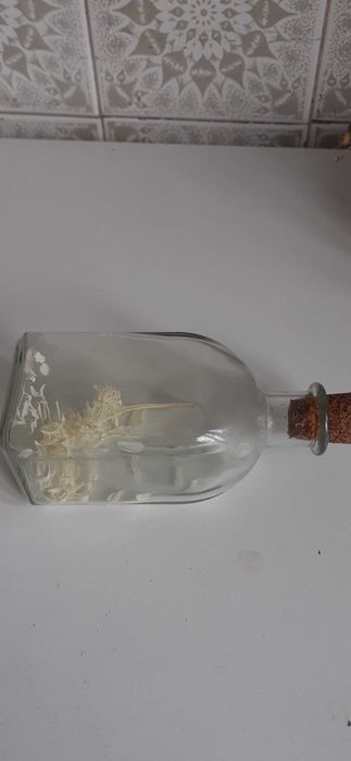 Garrafinha com flores secas