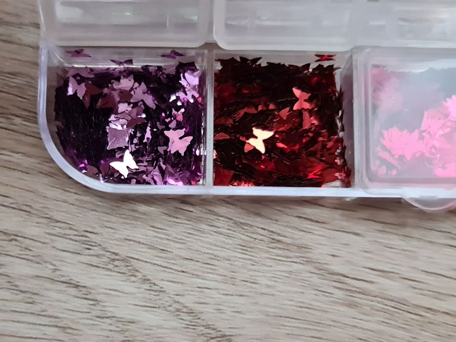 Caixa com borboletas - unhas de gel