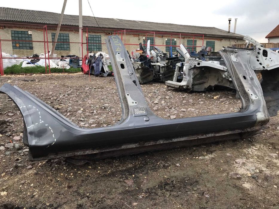 Поріг правий для Mitsubishi Colt 2004-2012pp